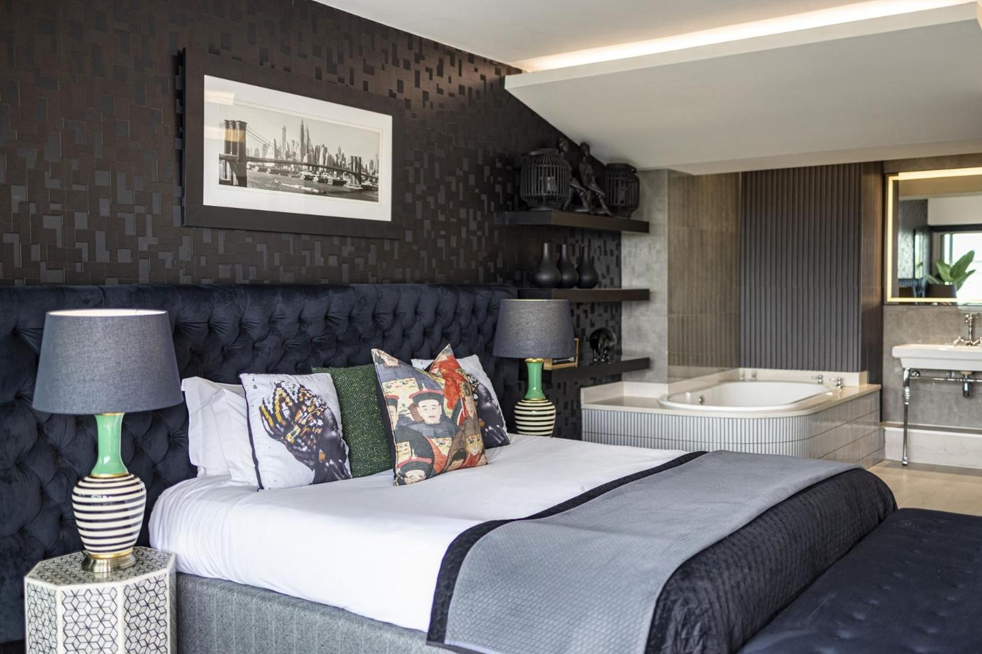 Clifton Yolo Spaces - Clifton Beachfront Executive Apartment Cape Town Bagian luar foto