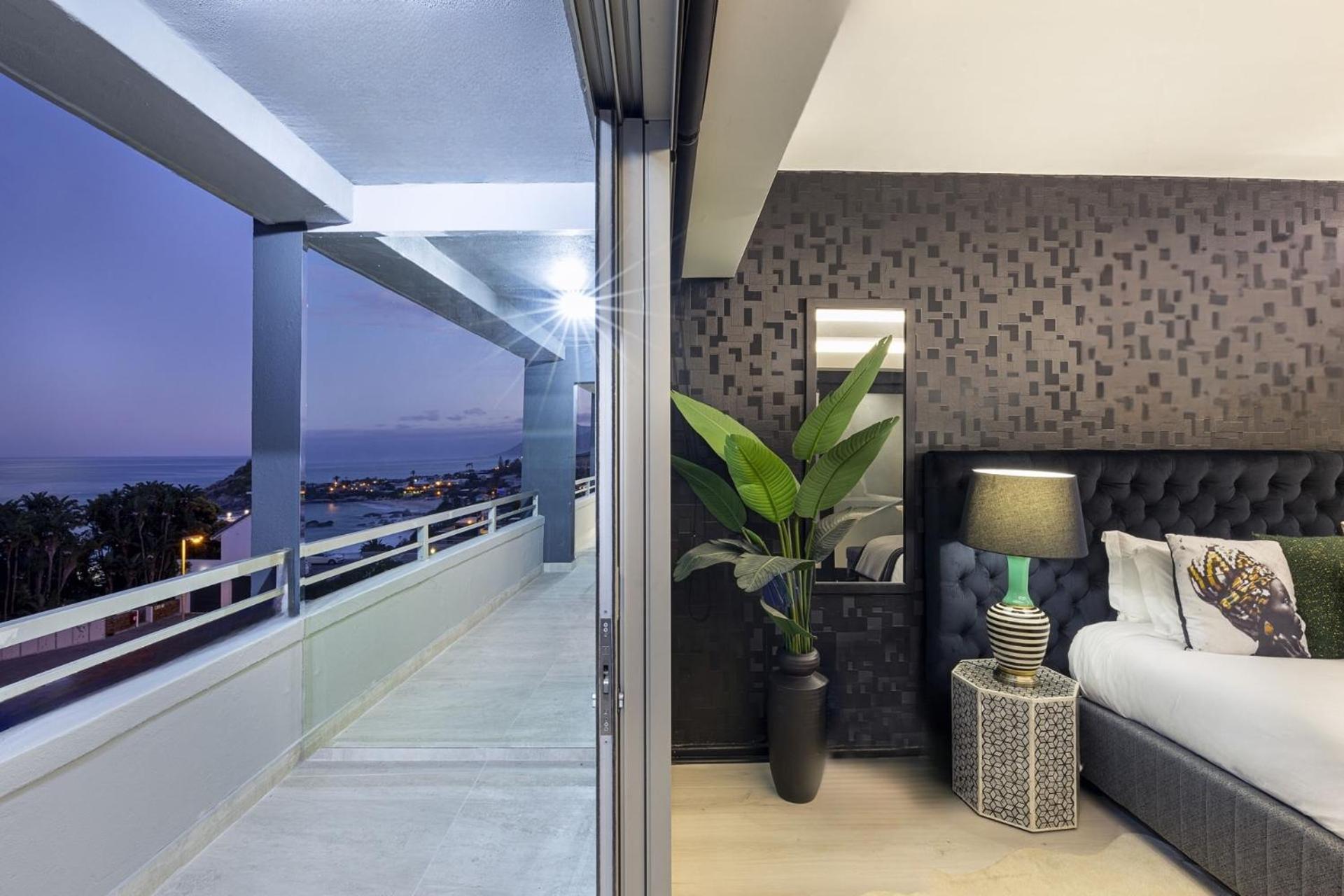 Clifton Yolo Spaces - Clifton Beachfront Executive Apartment Cape Town Bagian luar foto
